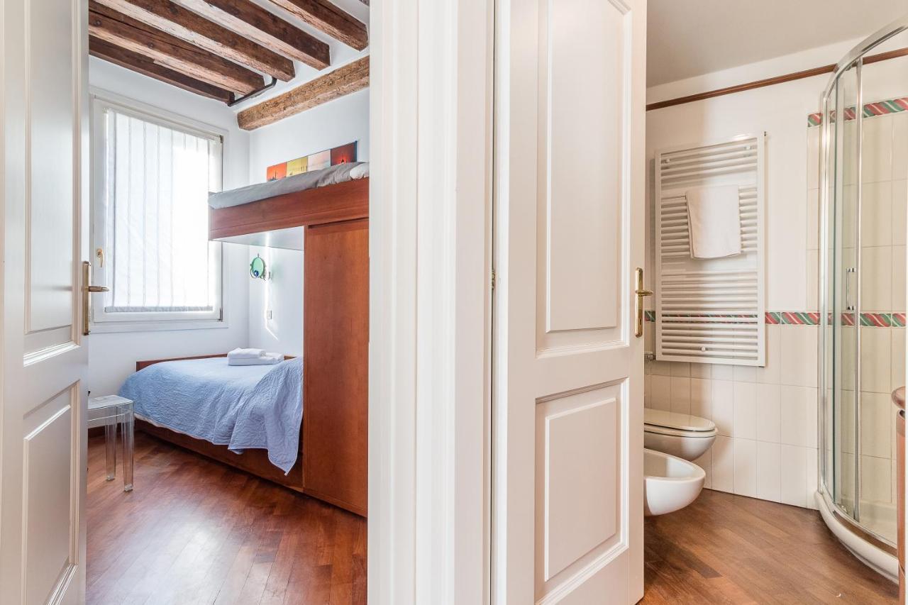 7 Windows On By Lionhost Venice